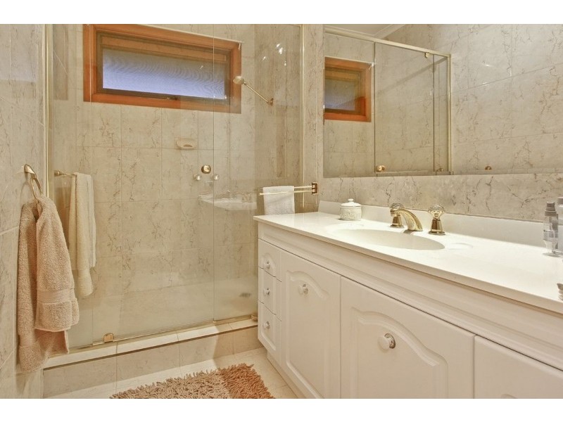 3-5 Paxton Drive, Glen Waverley VIC 3150