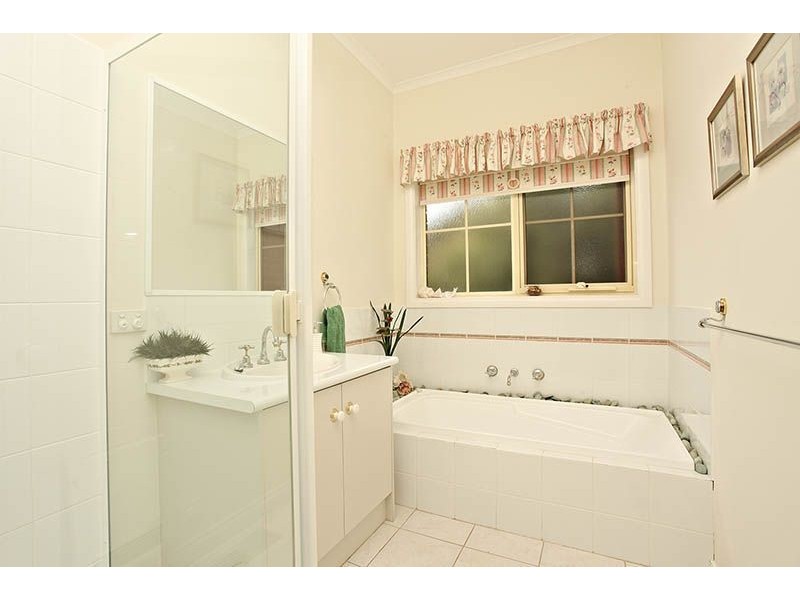 1/20 Barbara Avenue, Glen Waverley VIC 3150