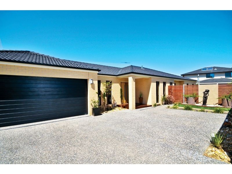 21 Royal Oak Court, Mulgrave VIC 3170
