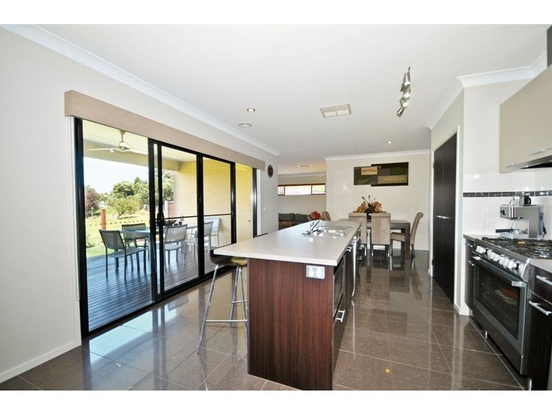 21 Royal Oak Court, Mulgrave VIC 3170