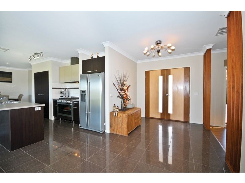 21 Royal Oak Court, Mulgrave VIC 3170