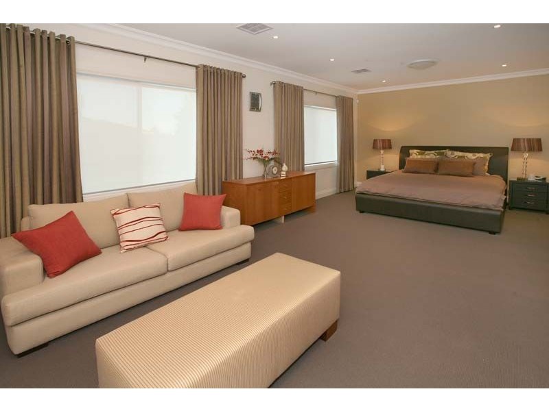 29 Crown Street, Glen Waverley VIC 3150