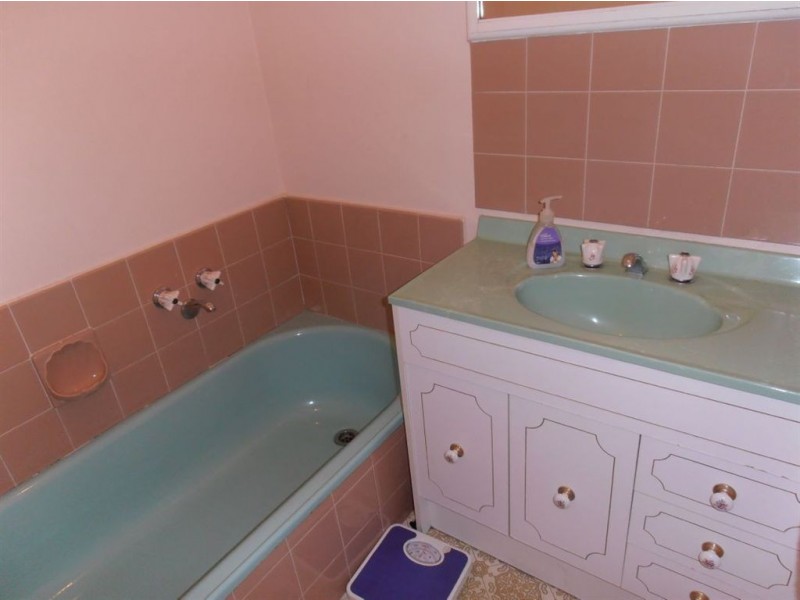 5 Burramine Road, Glen Waverley VIC 3150