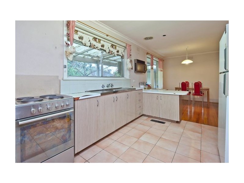 8 Judy Court, Vermont VIC 3133