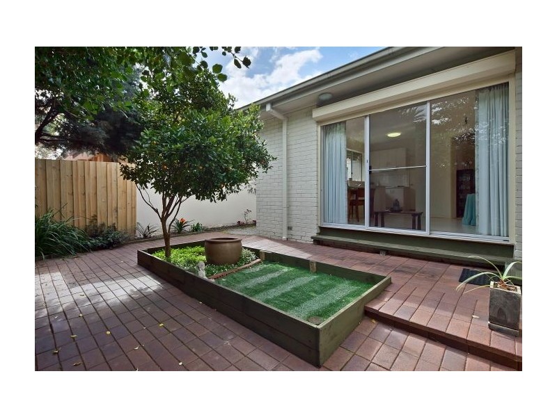 2/23 Dion Road, Glen Waverley VIC 3150