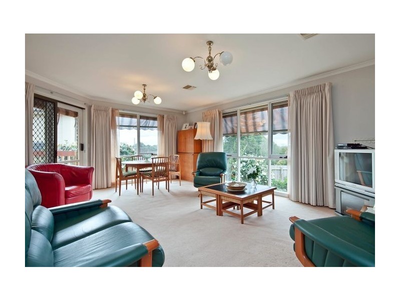 1/3 Saladin Avenue, Glen Waverley VIC 3150