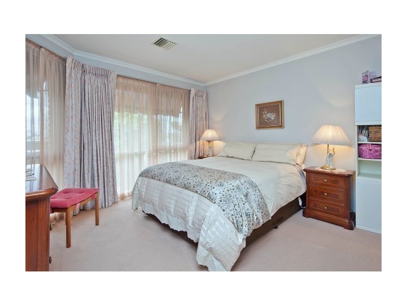 1/3 Saladin Avenue, Glen Waverley VIC 3150