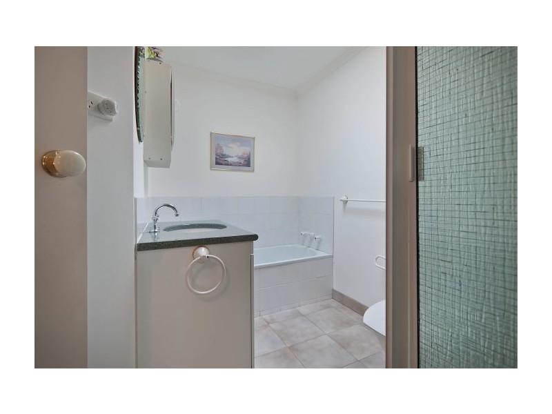 1/3 Saladin Avenue, Glen Waverley VIC 3150