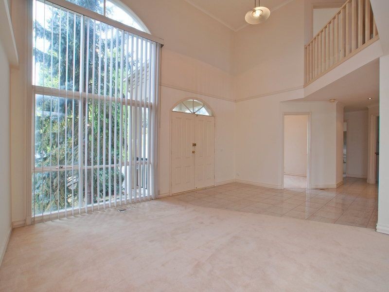 18 Katoomba Drive, Mulgrave VIC 3170