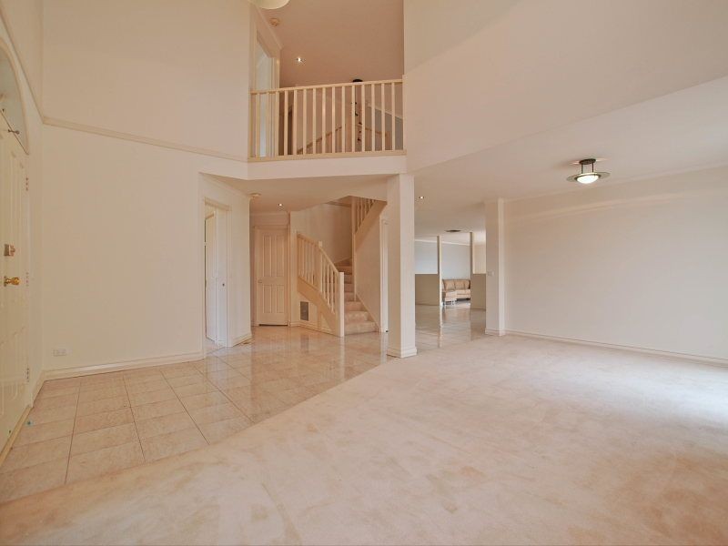 18 Katoomba Drive, Mulgrave VIC 3170