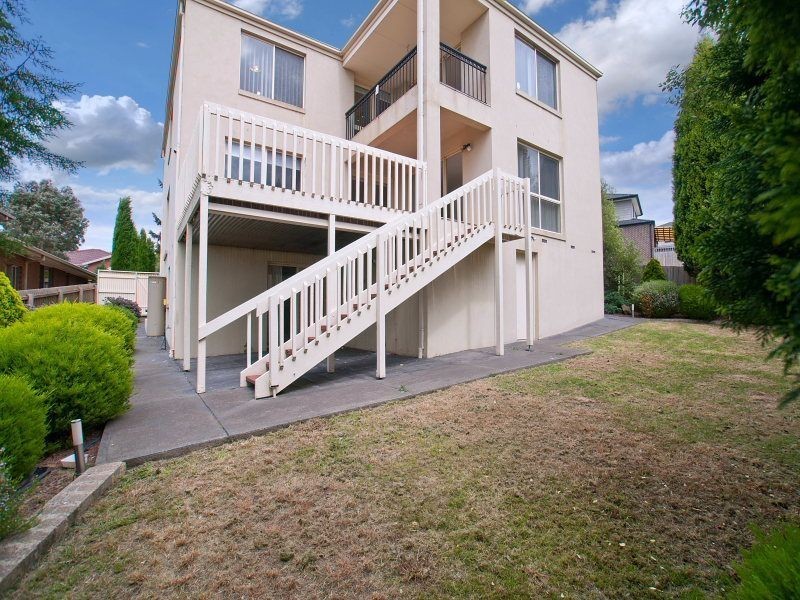 18 Katoomba Drive, Mulgrave VIC 3170