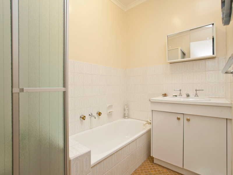 2/85 Camelot Drive, Glen Waverley VIC 3150