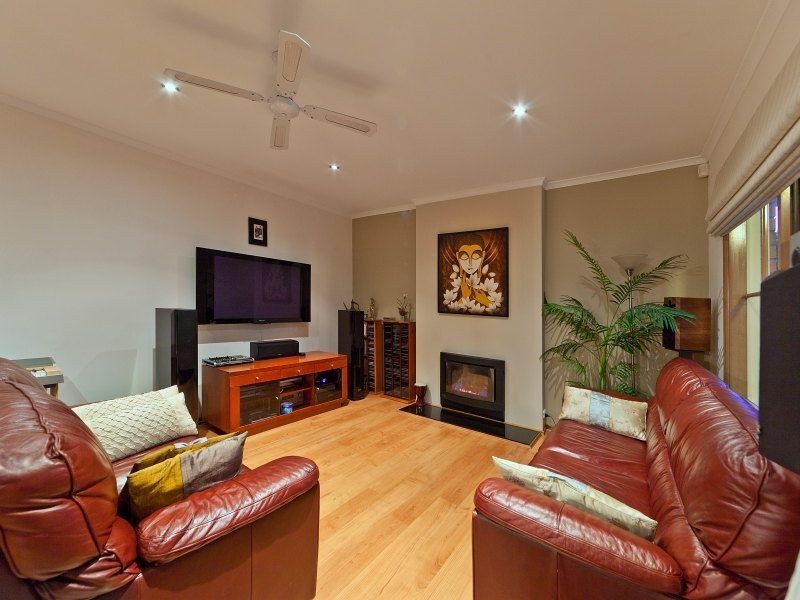 5 Connaught Place, Glen Waverley VIC 3150