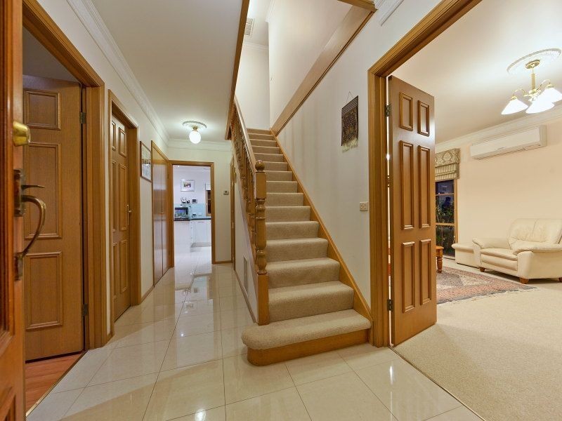 5 Connaught Place, Glen Waverley VIC 3150