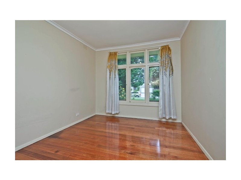 3 Whites Lane, Glen Waverley VIC 3150