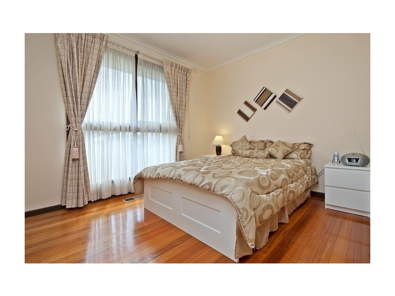 1 Regal Court, Glen Waverley VIC 3150