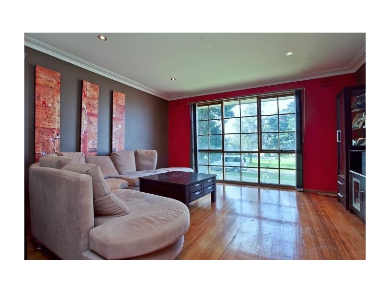 15 Brougham Square, Mulgrave VIC 3170