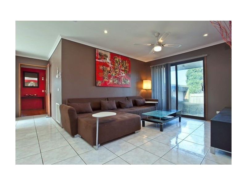 15 Brougham Square, Mulgrave VIC 3170