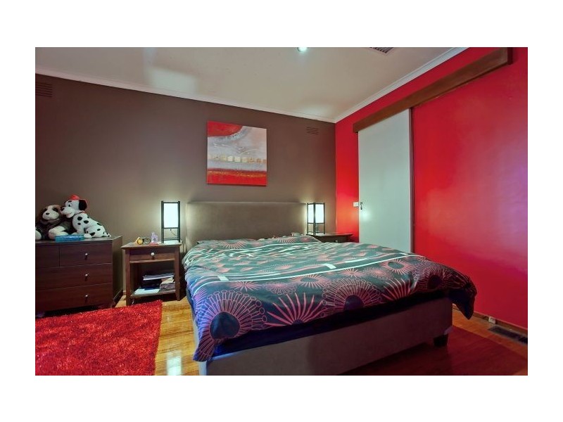 15 Brougham Square, Mulgrave VIC 3170