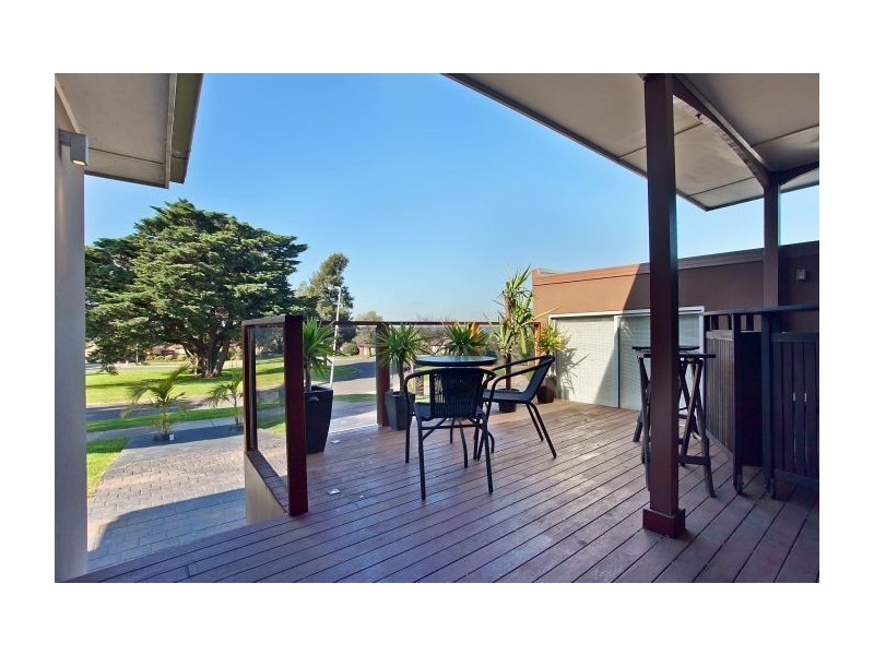 15 Brougham Square, Mulgrave VIC 3170