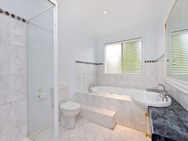 20 Latham Court, Glen Waverley VIC 3150