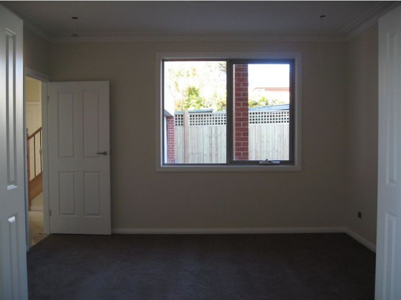 2/25 Robroy Street, Glen Waverley VIC 3150