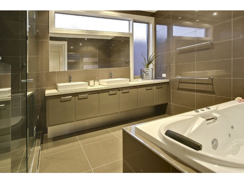 29 Crown Street, Glen Waverley VIC 3150