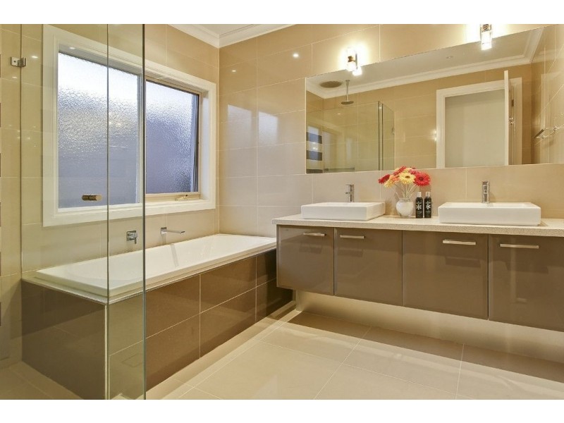 29 Crown Street, Glen Waverley VIC 3150