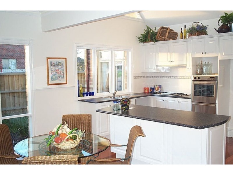 5 Herriotts Boulevard, Glen Waverley VIC 3150