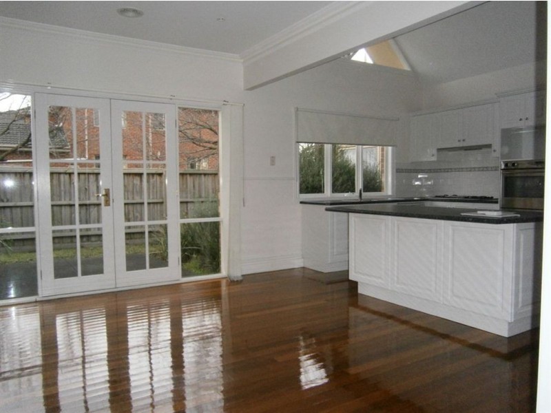 5 Herriotts Boulevard, Glen Waverley VIC 3150