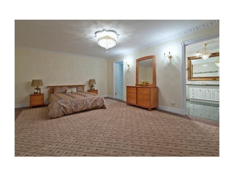 5 Aquarius Court, Wheelers Hill VIC 3150