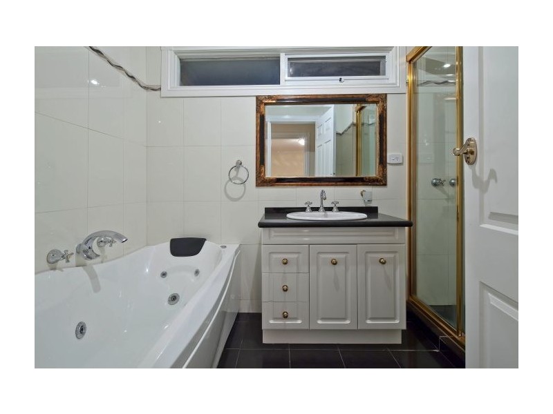 5 Aquarius Court, Wheelers Hill VIC 3150