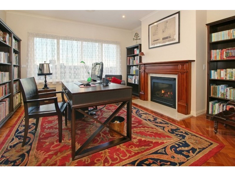 34 Avendon Boulevard, Glen Waverley VIC 3150