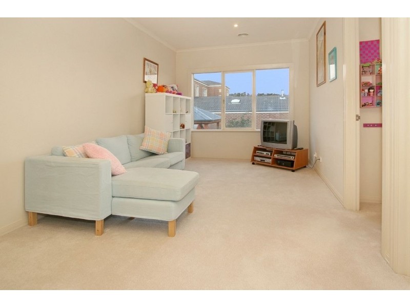 34 Avendon Boulevard, Glen Waverley VIC 3150