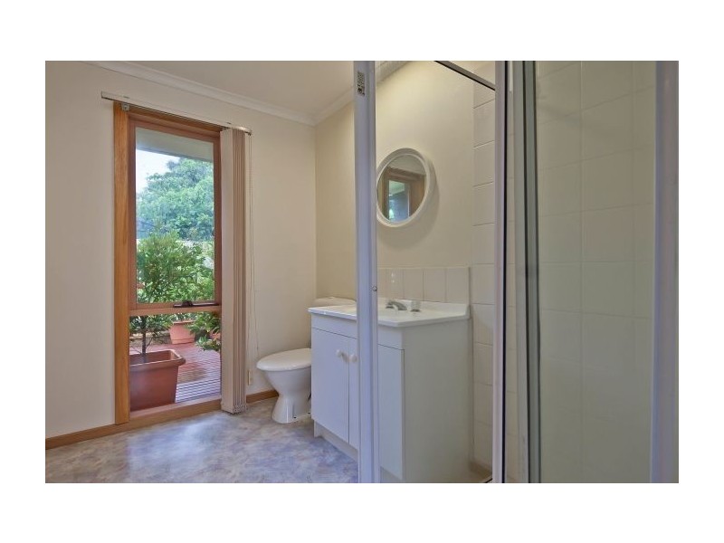 24B Myrtle Street, Glen Waverley VIC 3150