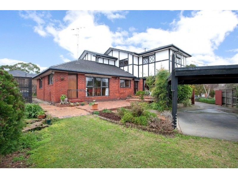 4 Russlie Court, Glen Waverley VIC 3150