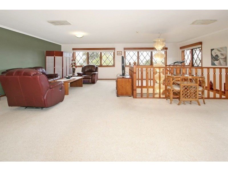 4 Russlie Court, Glen Waverley VIC 3150