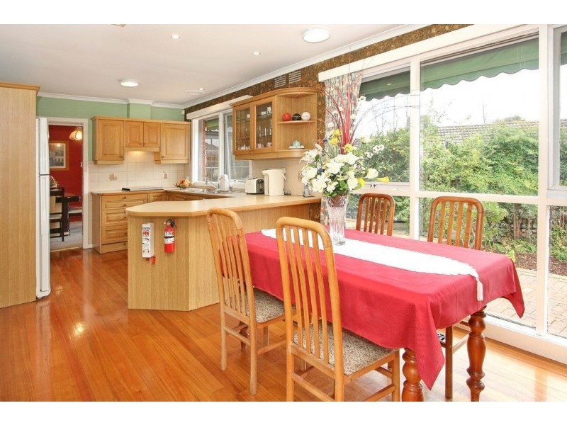 4 Russlie Court, Glen Waverley VIC 3150