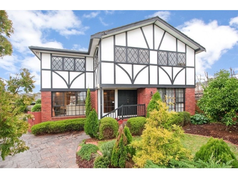 4 Russlie Court, Glen Waverley VIC 3150