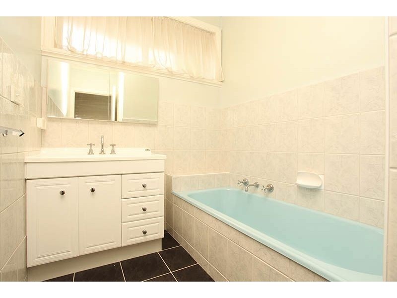 39 Wilson Road, Glen Waverley VIC 3150