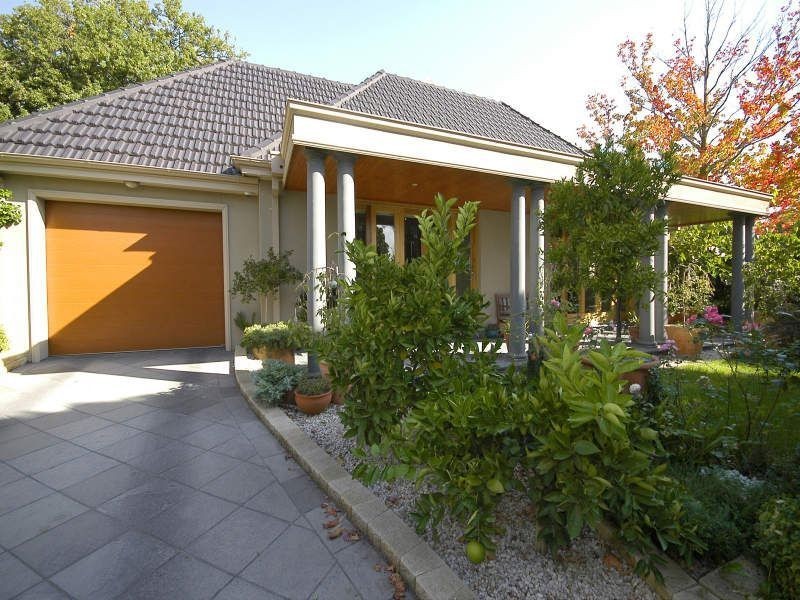 10 Floreat Court, Glen Waverley VIC 3150