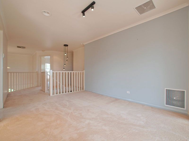 18 Katoomba Drive, Mulgrave VIC 3170
