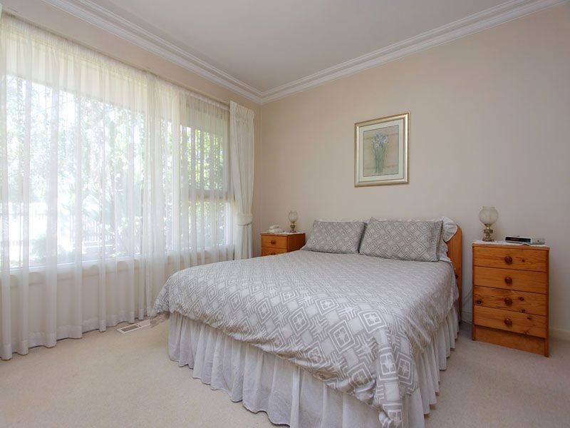 27 Viewpoint Avenue, Glen Waverley VIC 3150