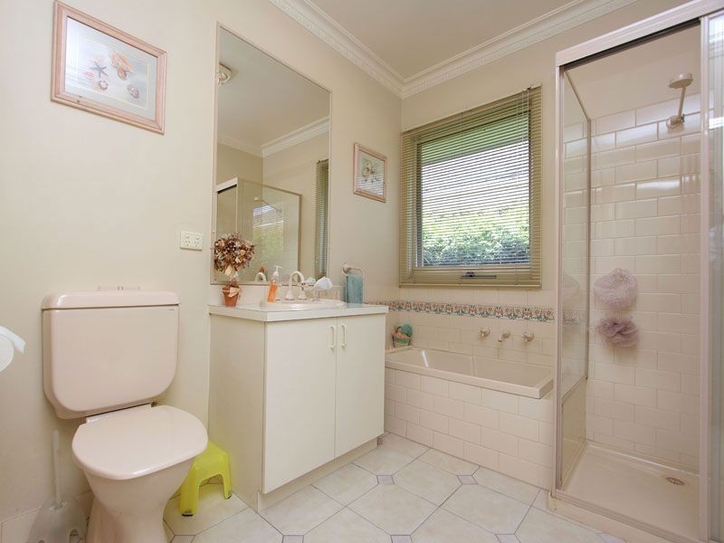 27 Viewpoint Avenue, Glen Waverley VIC 3150