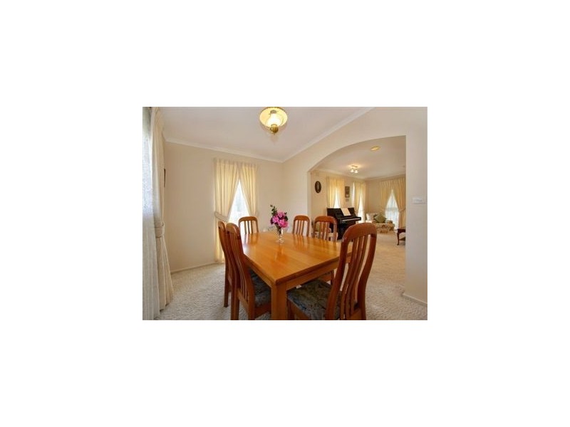 22 Grovelands Drive, Mulgrave VIC 3170