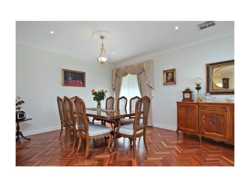 41 Arlington Drive, Glen Waverley VIC 3150