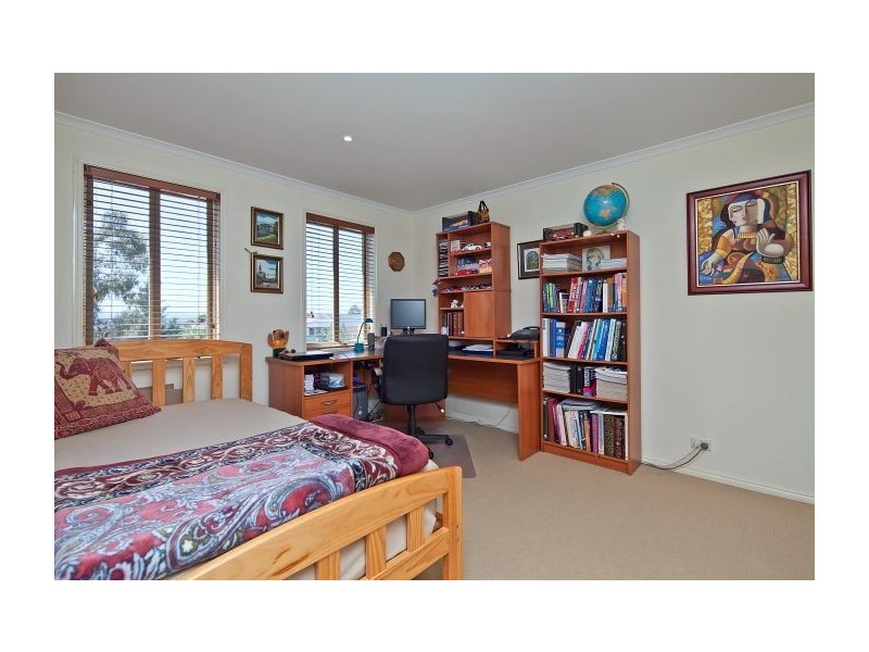 41 Arlington Drive, Glen Waverley VIC 3150