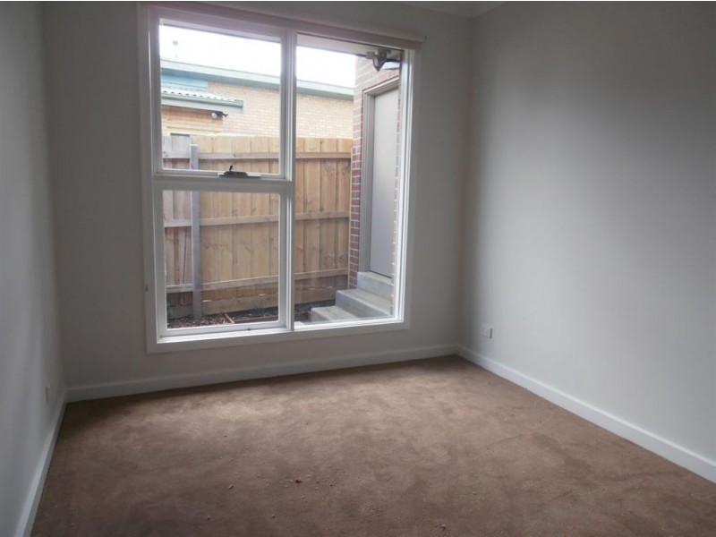 63 Panoramic Grove, Glen Waverley VIC 3150