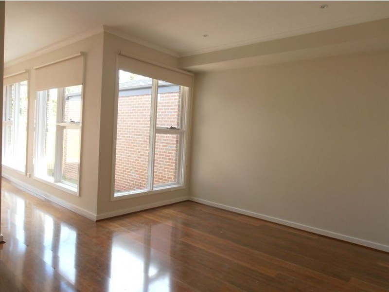 65 Panoramic Grove, Glen Waverley VIC 3150