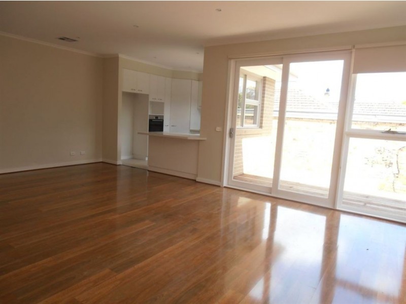 65 Panoramic Grove, Glen Waverley VIC 3150